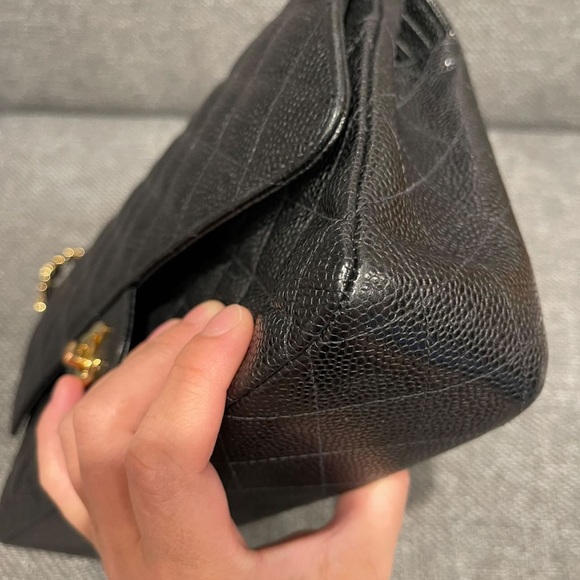 Chanel medium caviar classic bag - Picture 6 of 12